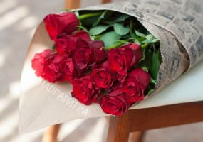 классический букет из 11 красных роз